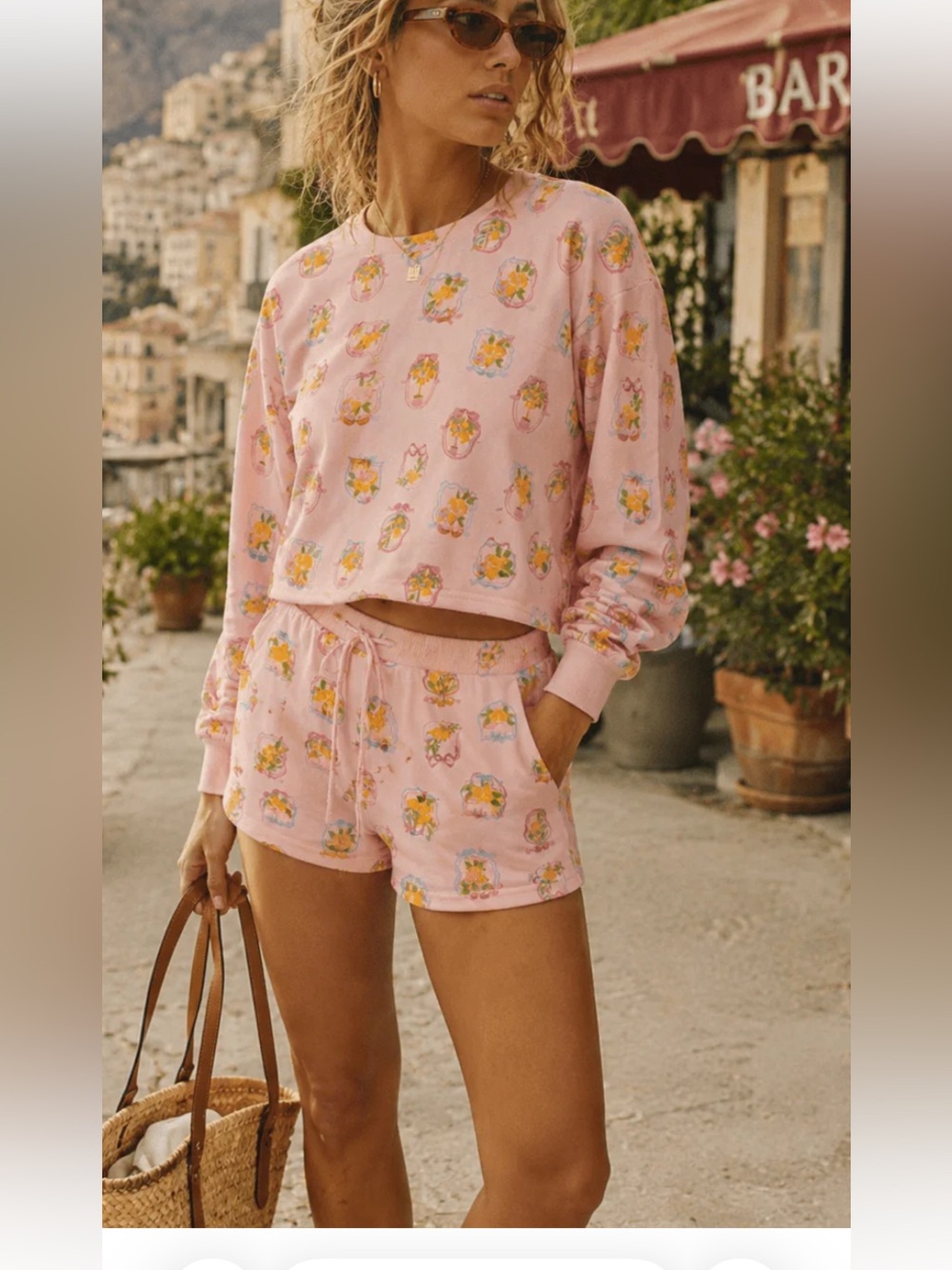 Boho NWT Women’s Pink Floral pullover sweatshirt and Shorts set size S-M-L